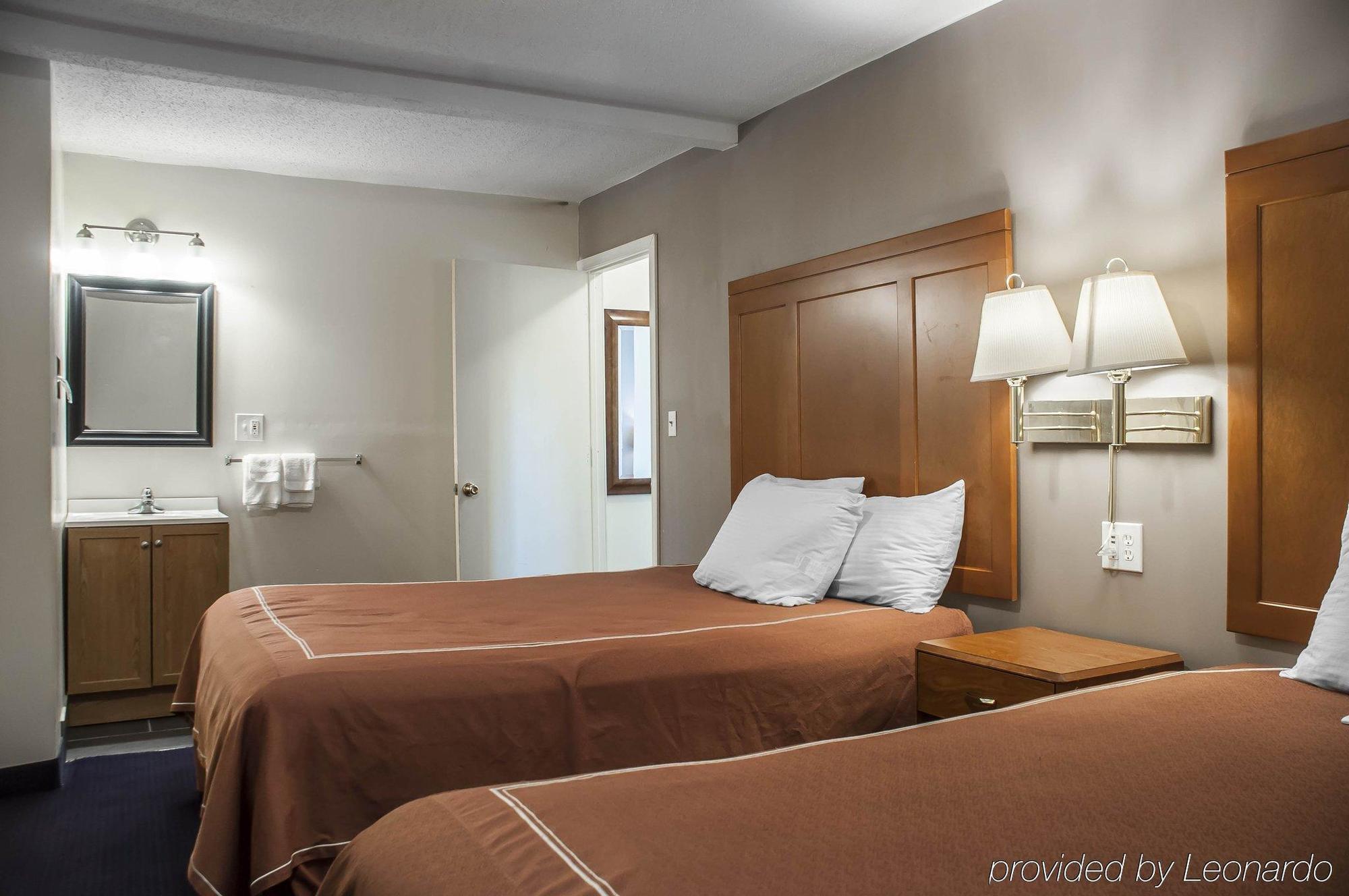 Castle Inn & Suites ナイアガラフォールズ エクステリア 写真