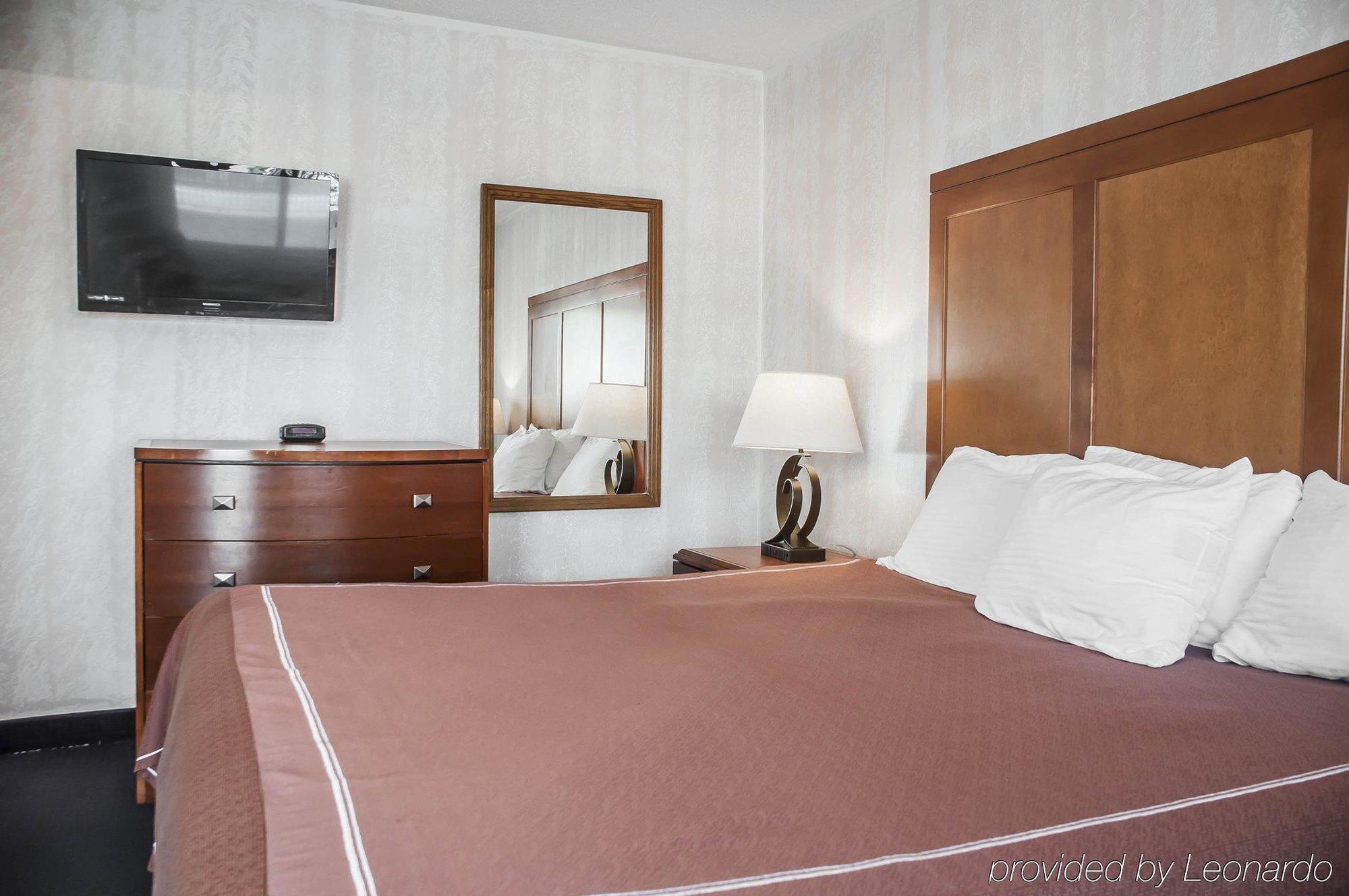 Castle Inn & Suites ナイアガラフォールズ エクステリア 写真
