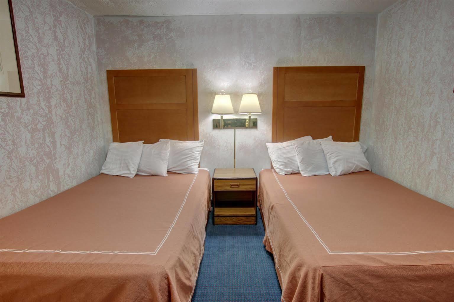 Castle Inn & Suites ナイアガラフォールズ エクステリア 写真