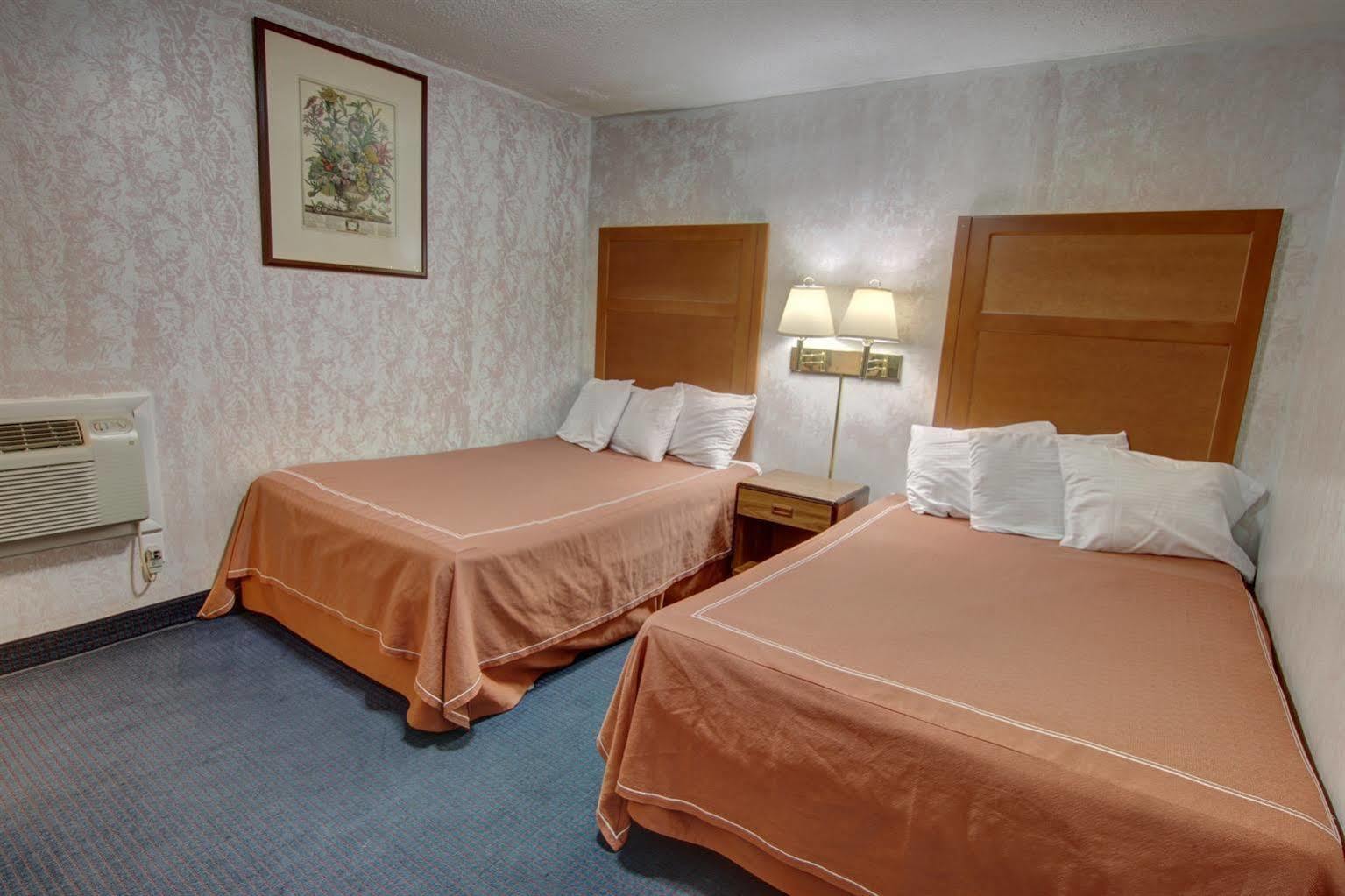 Castle Inn & Suites ナイアガラフォールズ エクステリア 写真