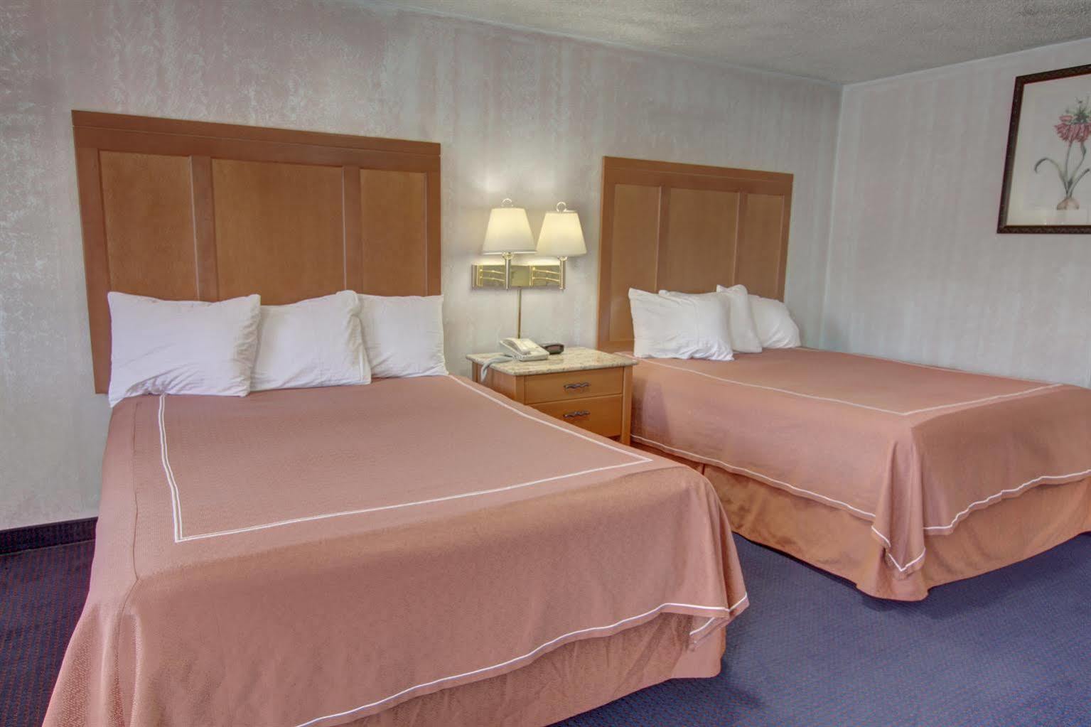 Castle Inn & Suites ナイアガラフォールズ エクステリア 写真